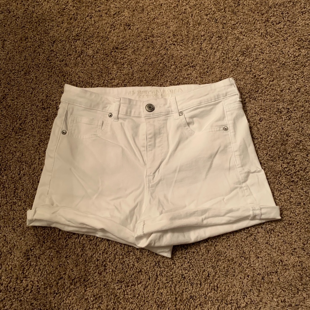 American Eagle White shorts!